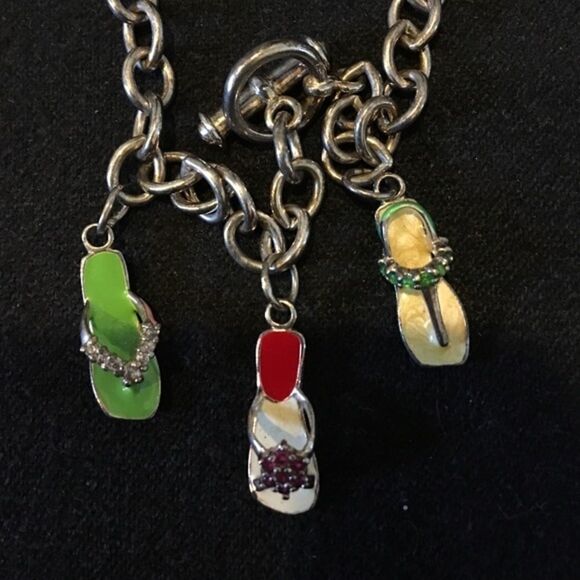 ATTENTION SHOE LOVERS: Bracelet  - Picture 3 of 3